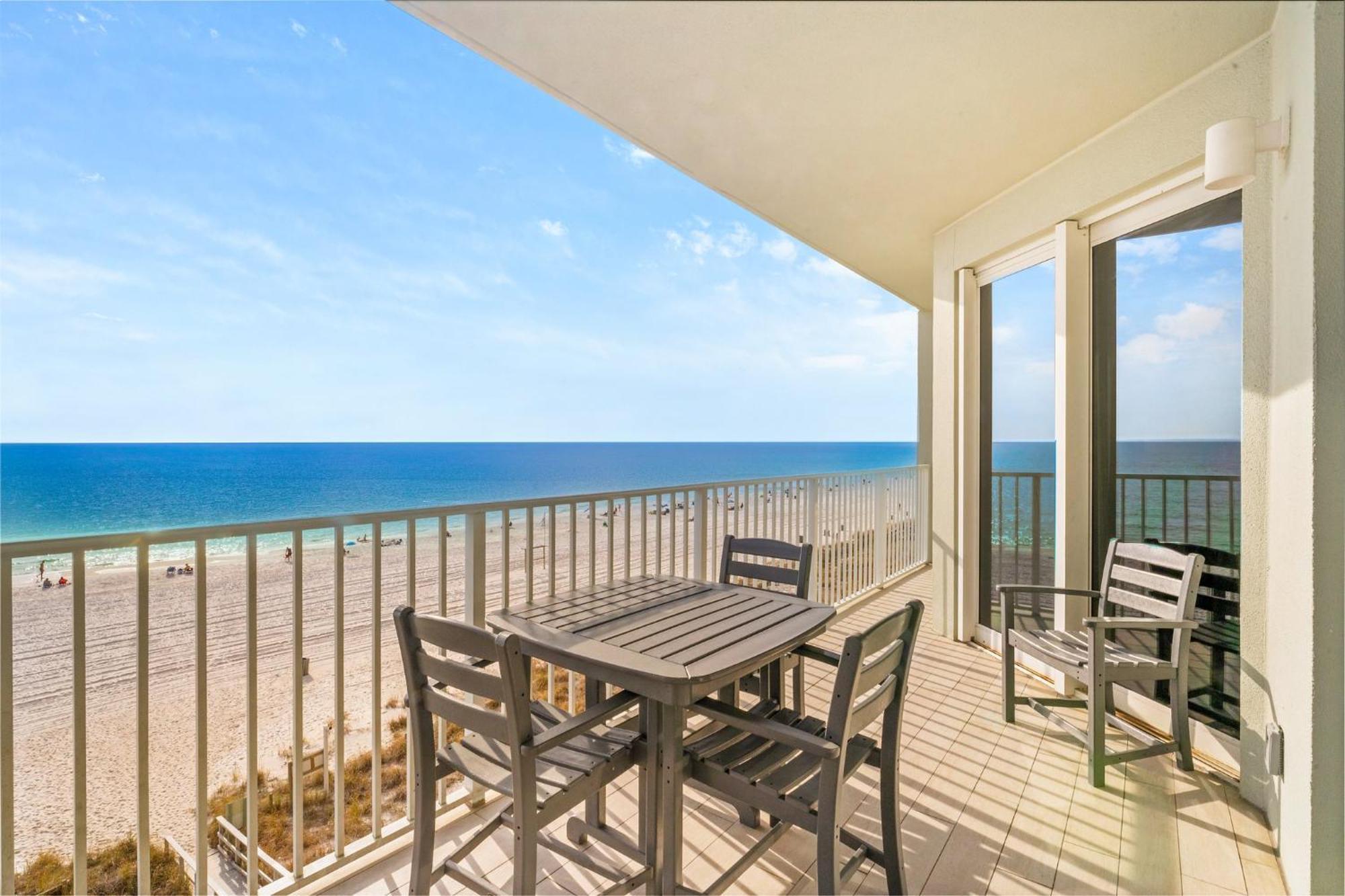 Beachfront 3br Condo! Free Chair Service! By Dolce Getaways Pcb! Apartment