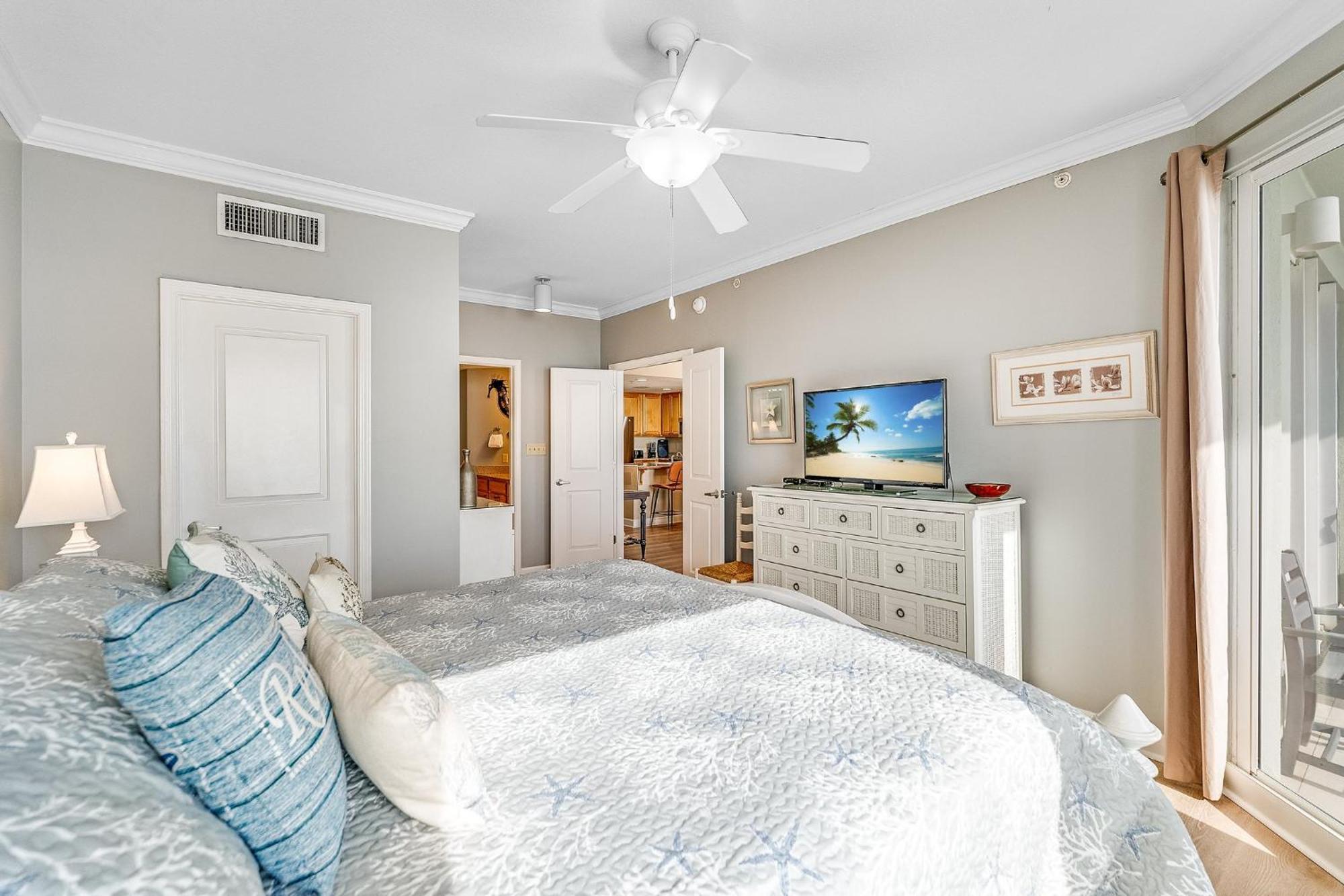 Beachfront 3br Condo! Free Chair Service! By Dolce Getaways Pcb! Apartment *